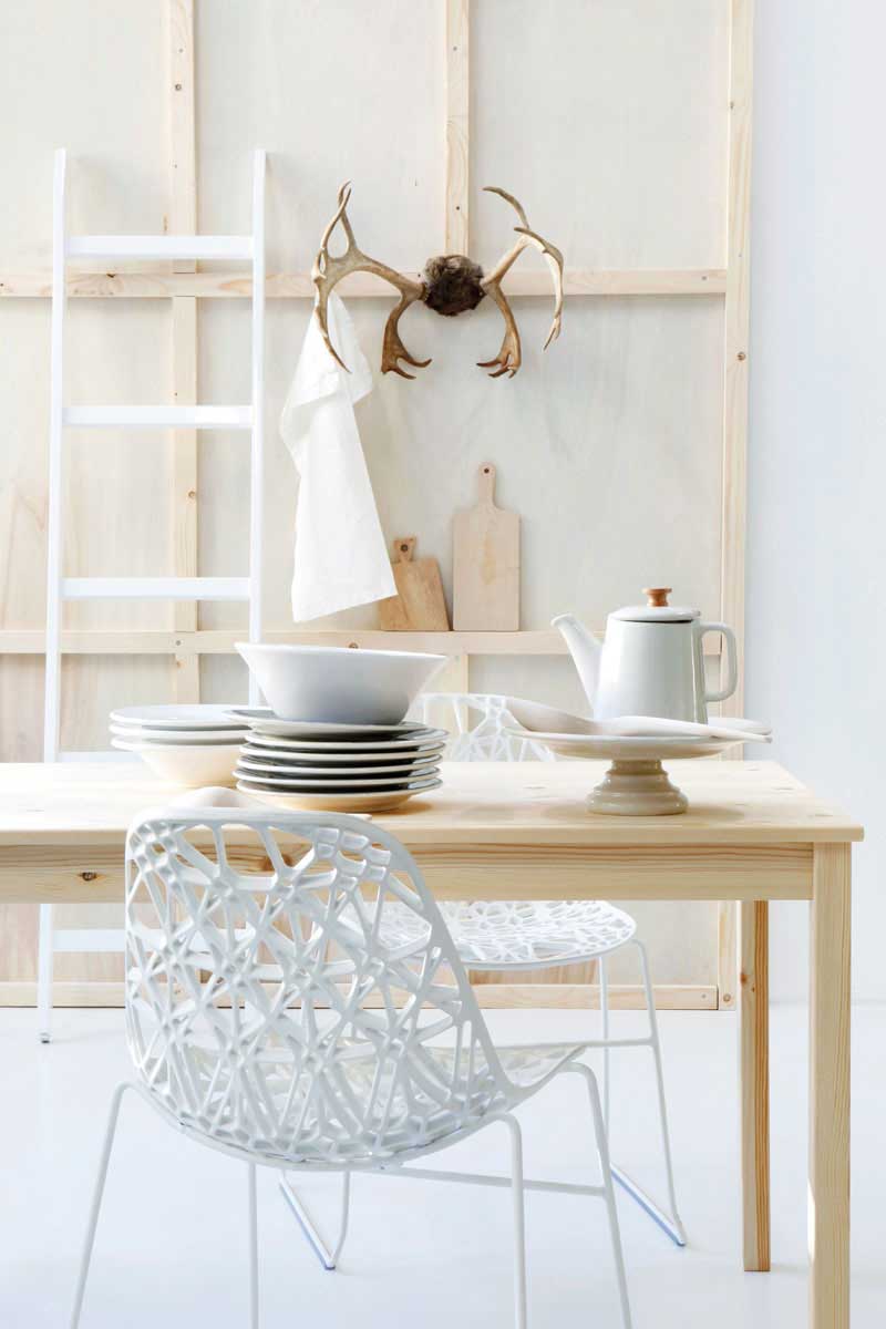 nordic-bliss-scandinavian-style-trends-pine-wood-white-antler